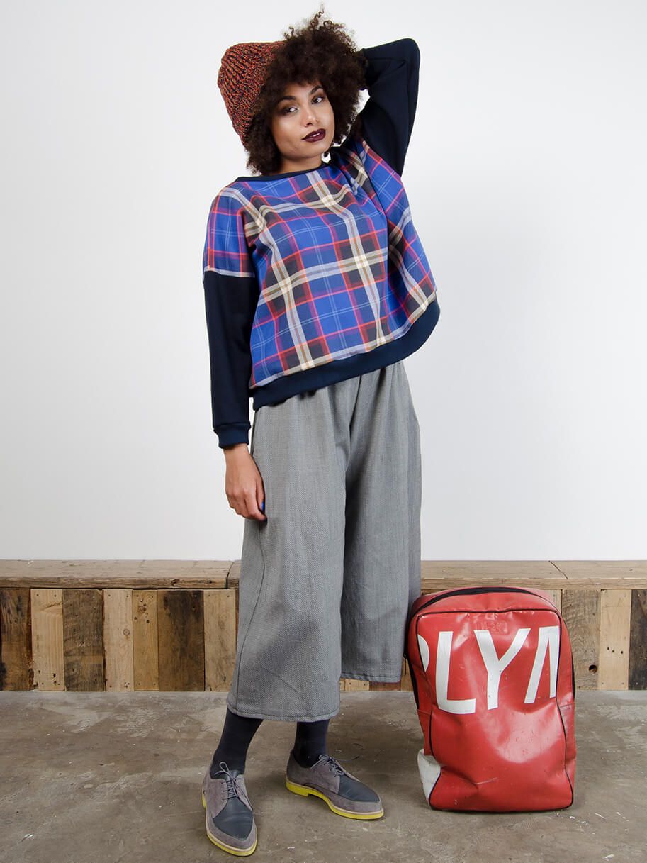 Antiform-Box-Jumper-Plaid-Navy-2.jpg