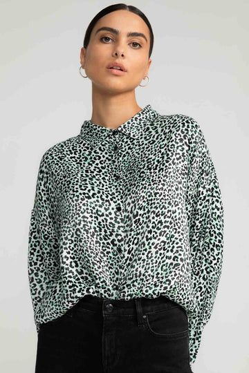 Bluse-Alaiya-Sprinkled-Leo-4_360x.jpg