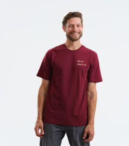 Herren-Shirt-Es-is-wies-is-burgund-1-266x300.jpg