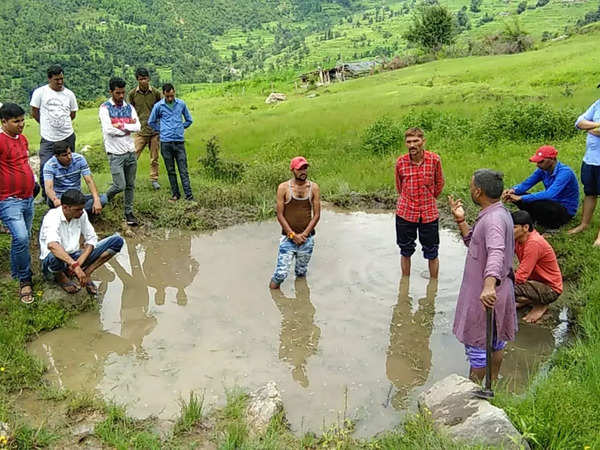 eds-to-go-with-story-dehradun-dwarika-prasad-semwal-promoting-rainwater-co-.jpg
