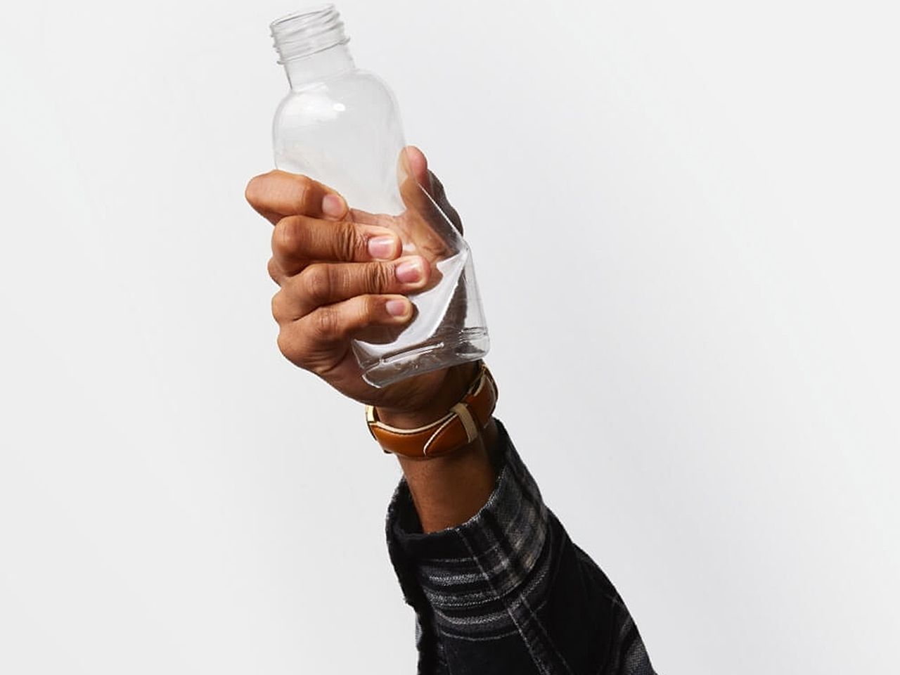 hand-crushing-bottle-2022-10-03.jpg