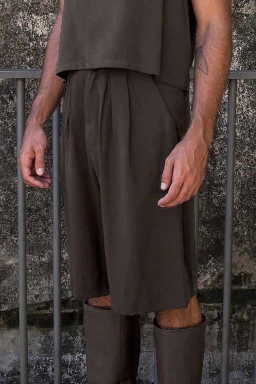 lookbook_32oliveshortscloseup.jpg