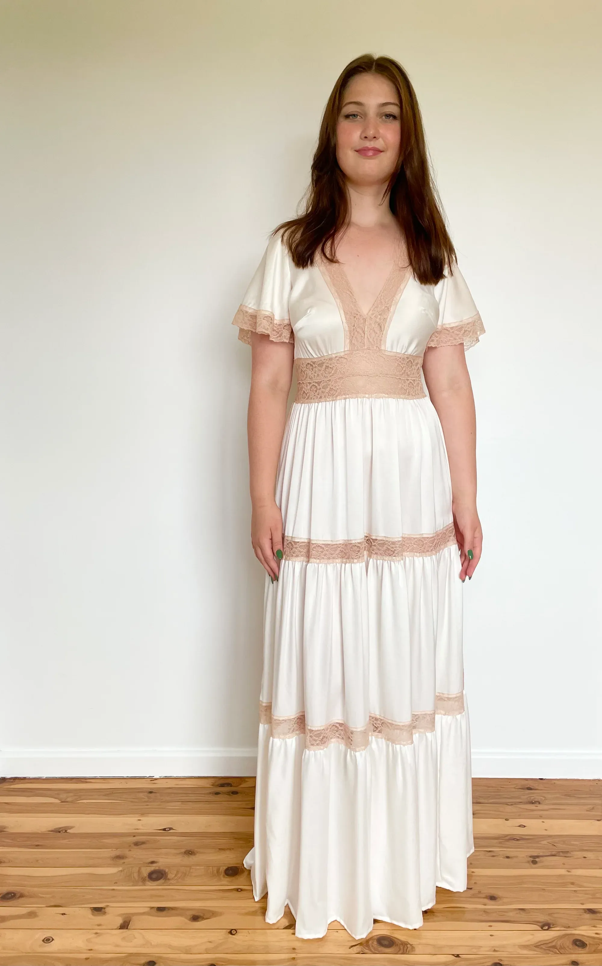 vintage_alencon_french_lace_boho_wedding_dress_2000x.webp