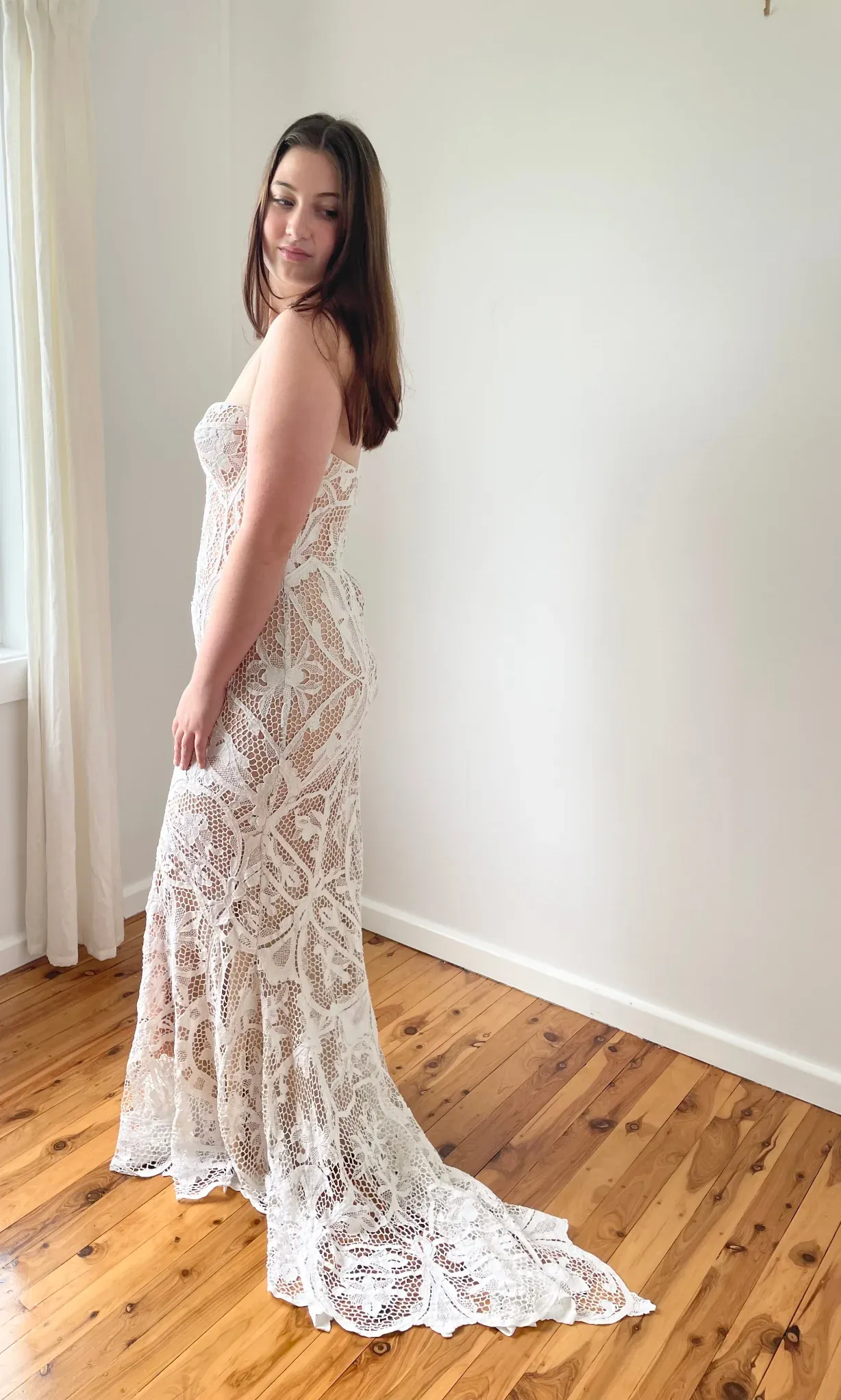vintagelaceplussizestraplessweddingdress_2000x.webp