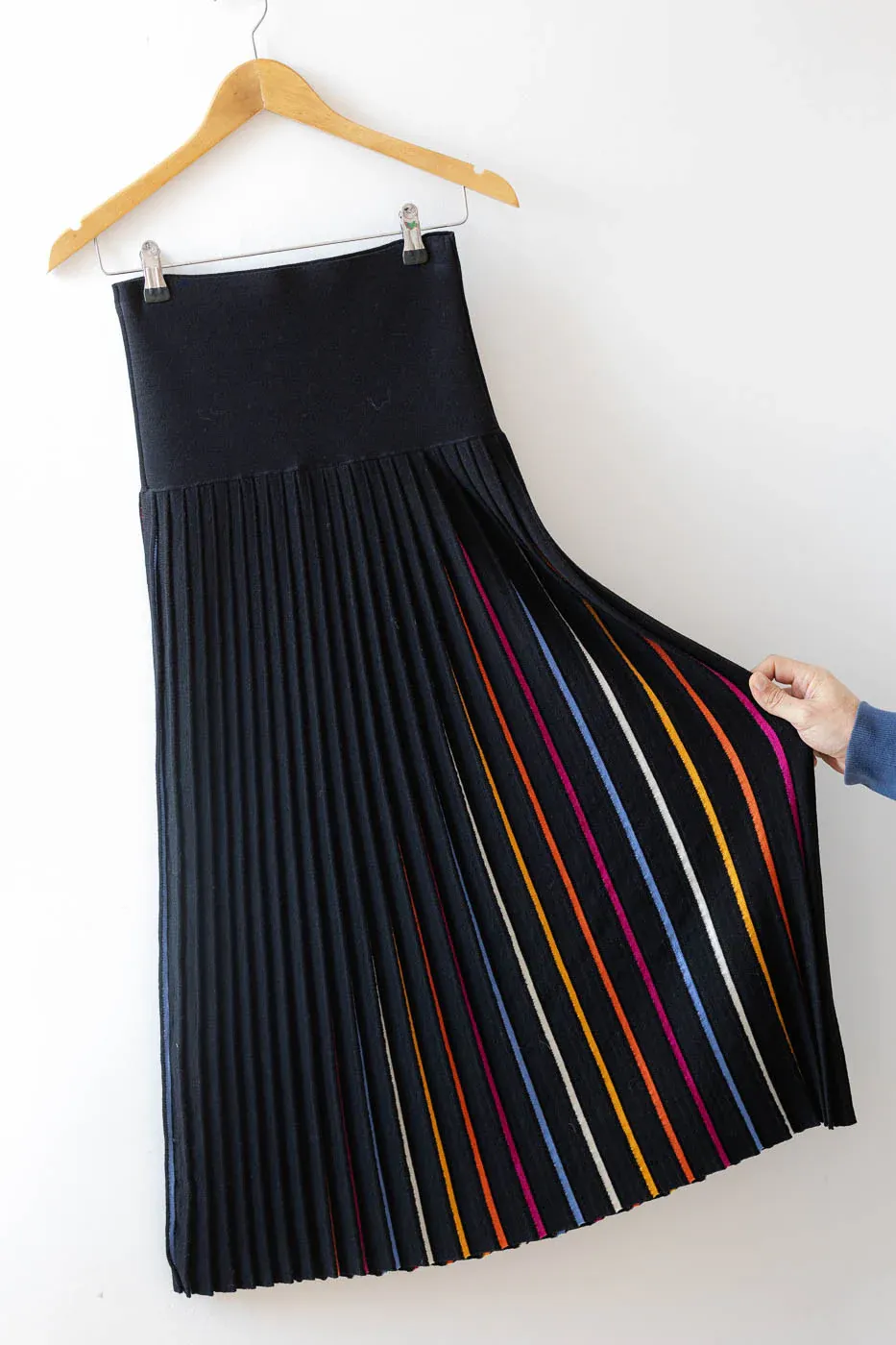 wow-longuette-in-maglia-plissettata-neroarcobaleno-taglia-1_e4f4c26b-b819-4472-814f-4e015ef39294.webp